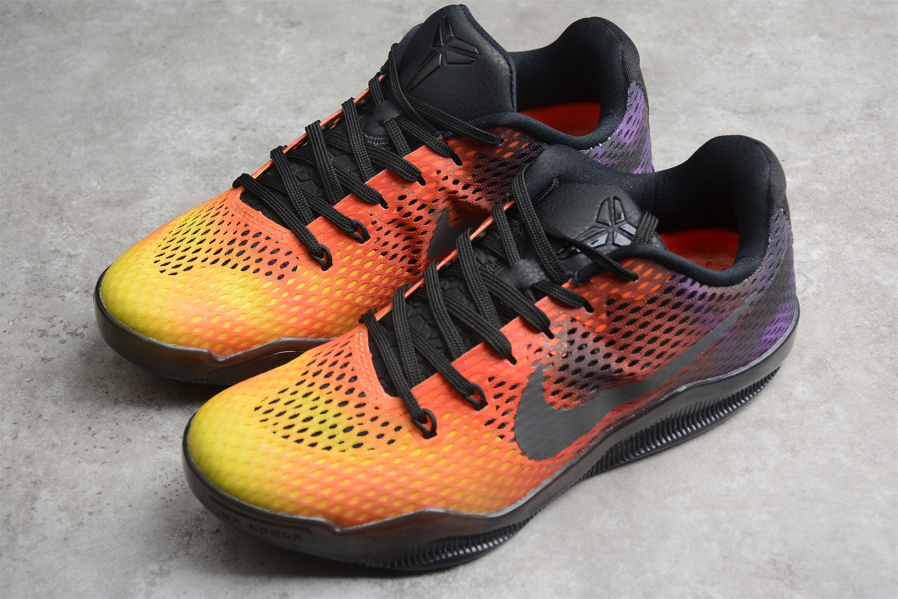 Nike kobe 11 EM low Flame Bird